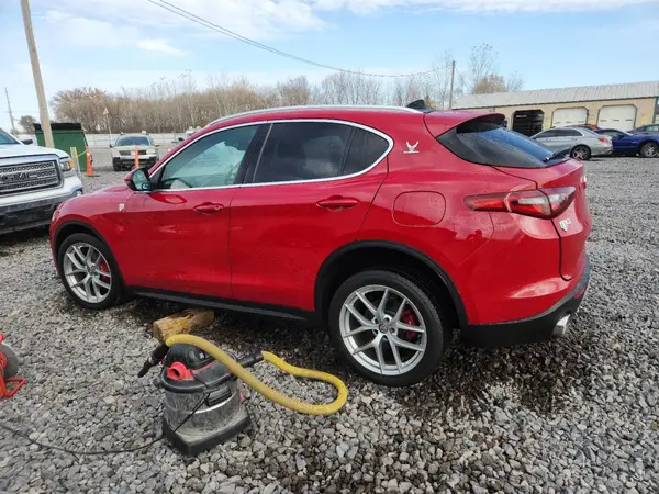 ZASPAKBN7K7C41734 2019 ALFA ROMEO STELVIO - Image 2