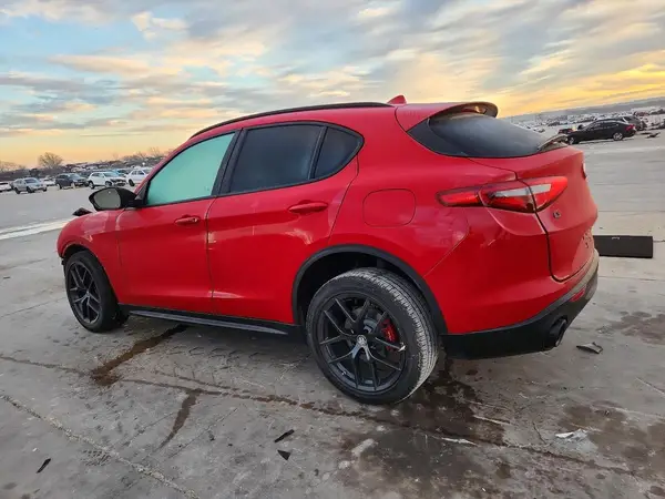 ZASPAKBN7K7C50112 2019 ALFA ROMEO STELVIO - Image 2