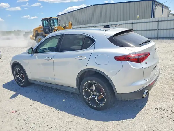 ZASPAKBN7K7C67072 2019 ALFA ROMEO STELVIO - Image 2