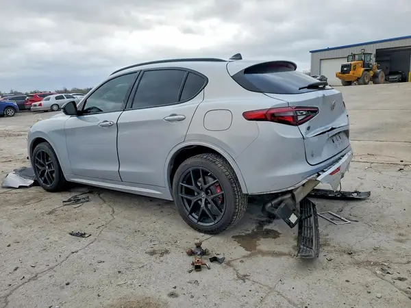 ZASPAKBN7L7C95844 2020 ALFA ROMEO STELVIO - Image 2