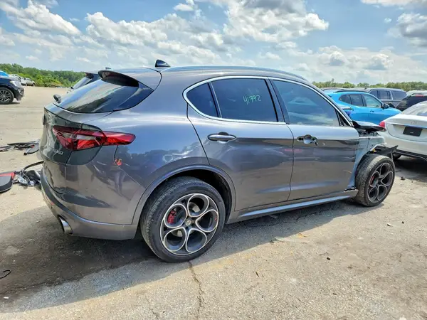 ZASPAKBN7L7C98372 2020 ALFA ROMEO STELVIO - Image 2