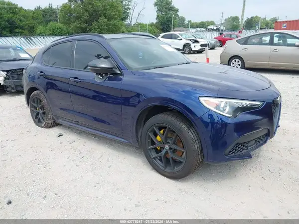 ZASPAKBN7M7D10604 2021 ALFA ROMEO STELVIO