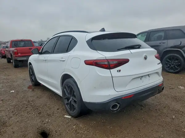 ZASPAKBN7M7D13728 2021 ALFA ROMEO STELVIO - Image 2