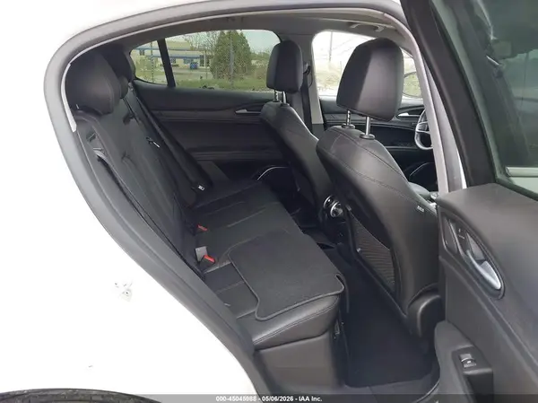 ZASPAKBN7M7D15320 2021 ALFA ROMEO STELVIO - Image 8