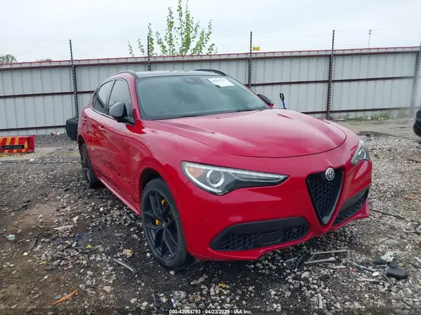 ZASPAKBN7M7D16208 2021 ALFA ROMEO STELVIO - Image 1