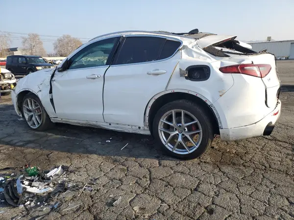 ZASPAKBN7M7D20291 2021 ALFA ROMEO STELVIO - Image 2