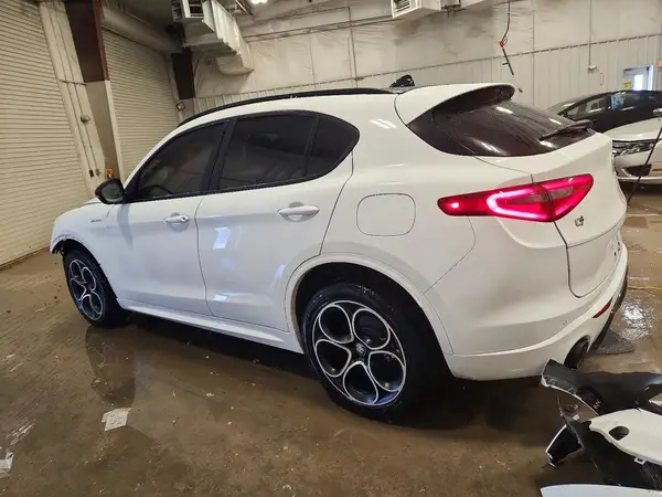 ZASPAKBN7N7D26271 2022 ALFA ROMEO STELVIO - Image 2