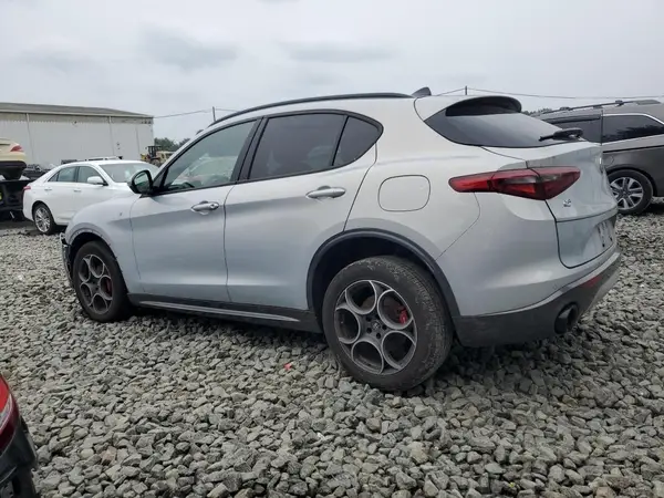 ZASPAKBN7N7D26321 2022 ALFA ROMEO STELVIO - Image 2