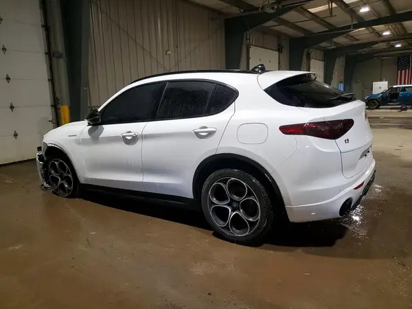 ZASPAKBN7N7D30059 2022 ALFA ROMEO STELVIO - Image 2