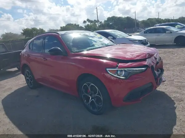 ZASPAKBN7N7D31857 2022 ALFA ROMEO STELVIO - Image 1