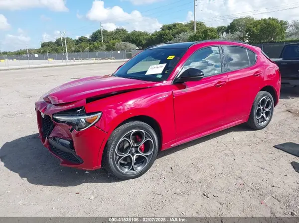 ZASPAKBN7N7D31857 2022 ALFA ROMEO STELVIO - Image 2