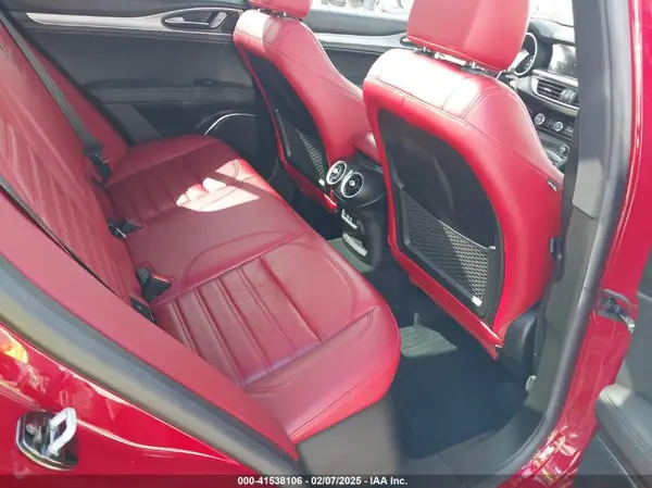 ZASPAKBN7N7D31857 2022 ALFA ROMEO STELVIO - Image 8