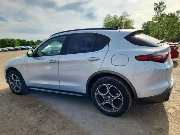 ZASPAKBN7N7D37092 2022 ALFA ROMEO STELVIO - Image 2