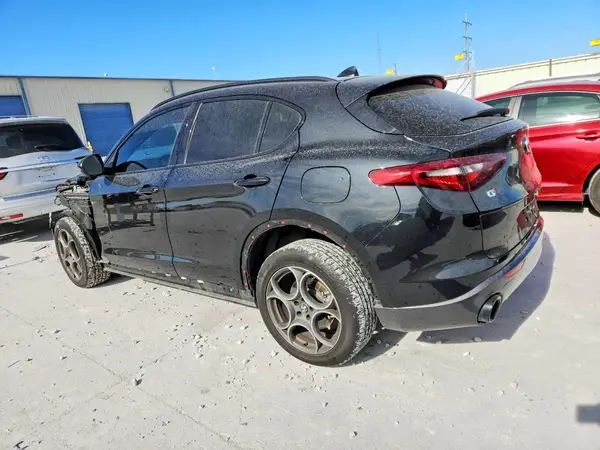 ZASPAKBN7N7D45077 2022 ALFA ROMEO STELVIO - Image 2