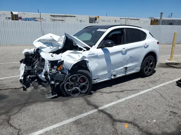 ZASPAKBN7N7D47637 2022 ALFA ROMEO STELVIO - Image 1