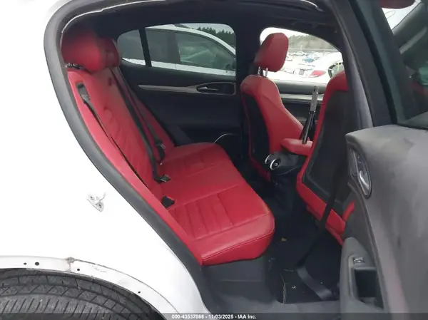 ZASPAKBN7P7D67275 2023 ALFA ROMEO STELVIO - Image 8