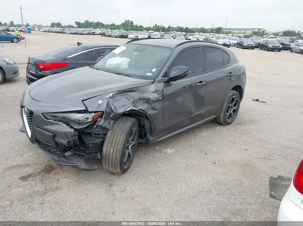 ZASPAKBN7R7D71751 2024 ALFA ROMEO STELVIO - Image 2