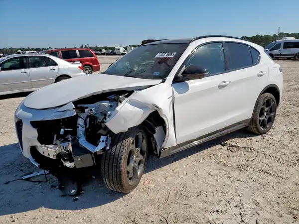 ZASPAKBN7R7D78439 2024 ALFA ROMEO STELVIO