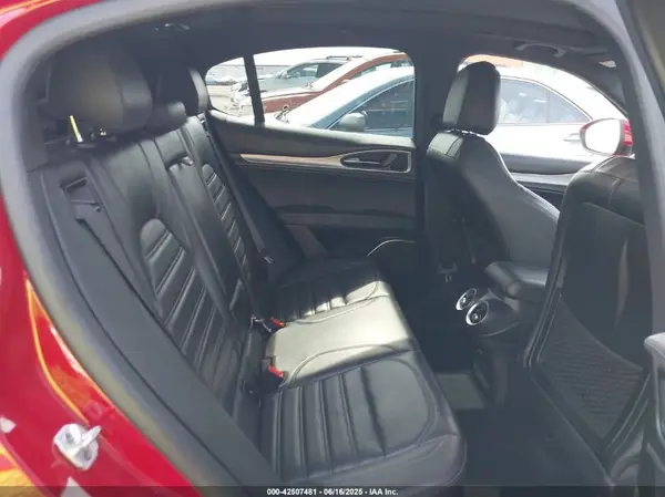 ZASPAKBN8K7C44271 2019 ALFA ROMEO STELVIO - Image 8