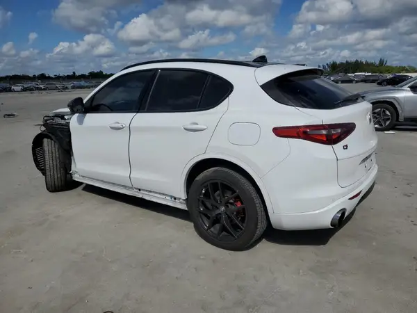 ZASPAKBN8M7D09509 2021 ALFA ROMEO STELVIO - Image 2