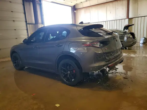 ZASPAKBN8M7D15696 2021 ALFA ROMEO STELVIO - Image 2