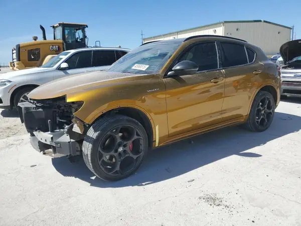 ZASPAKBN8N7D33830 2022 ALFA ROMEO STELVIO - Image 1
