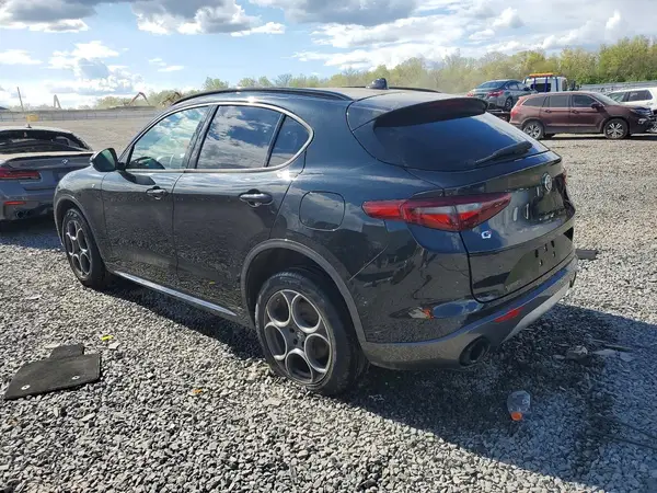 ZASPAKBN8N7D34086 2022 ALFA ROMEO STELVIO - Image 2