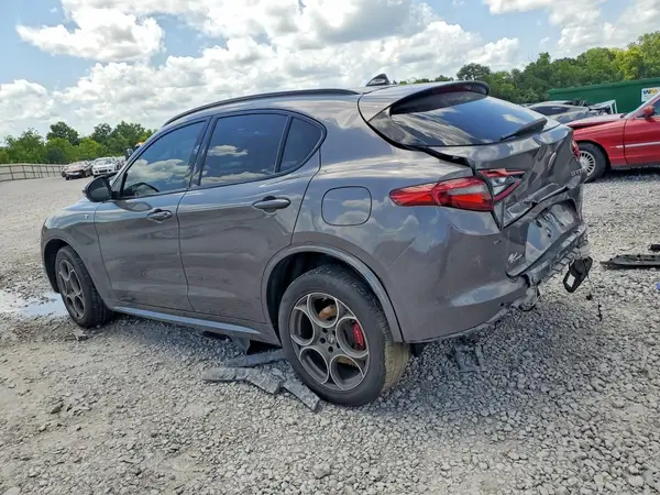 ZASPAKBN8N7D38431 2022 ALFA ROMEO STELVIO - Image 2