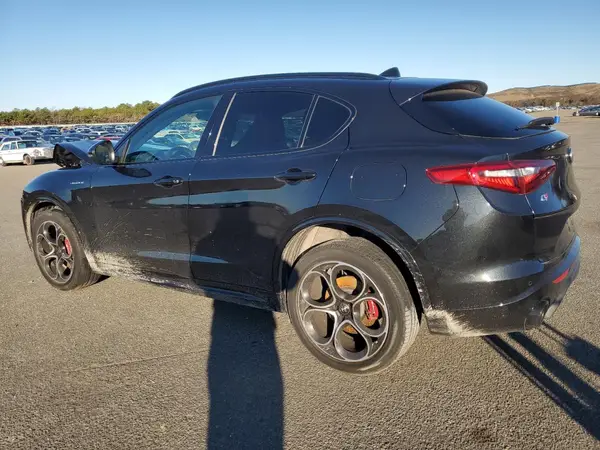 ZASPAKBN8P7D54213 2023 ALFA ROMEO STELVIO - Image 2