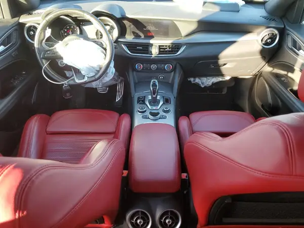 ZASPAKBN8P7D54213 2023 ALFA ROMEO STELVIO - Image 8