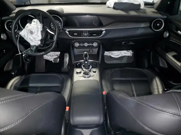 ZASPAKBN8P7D58939 2023 ALFA ROMEO STELVIO - Image 8