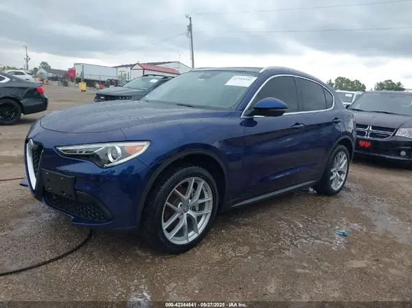 ZASPAKBN9K7C30492 2019 ALFA ROMEO STELVIO - Image 2
