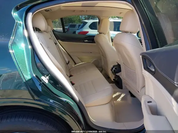 ZASPAKBN9M7D02004 2021 ALFA ROMEO STELVIO - Image 8