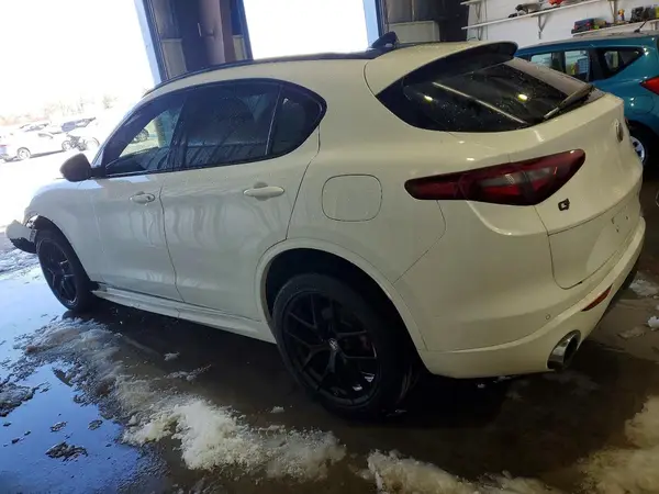 ZASPAKBN9M7D13813 2021 ALFA ROMEO STELVIO - Image 2