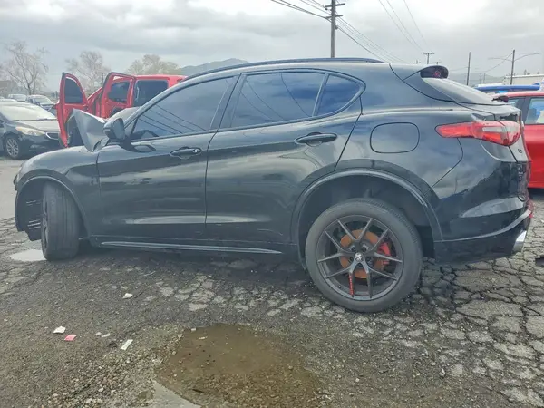 ZASPAKBN9M7D18820 2021 ALFA ROMEO STELVIO - Image 2