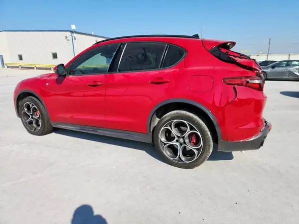 ZASPAKBN9N7D28748 2022 ALFA ROMEO STELVIO - Image 2