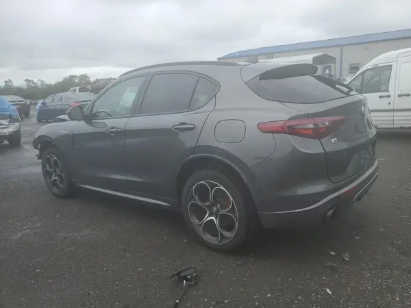 ZASPAKBN9N7D30158 2022 ALFA ROMEO STELVIO - Image 2