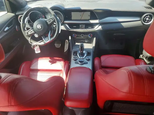 ZASPAKBN9N7D30239 2022 ALFA ROMEO STELVIO - Image 8