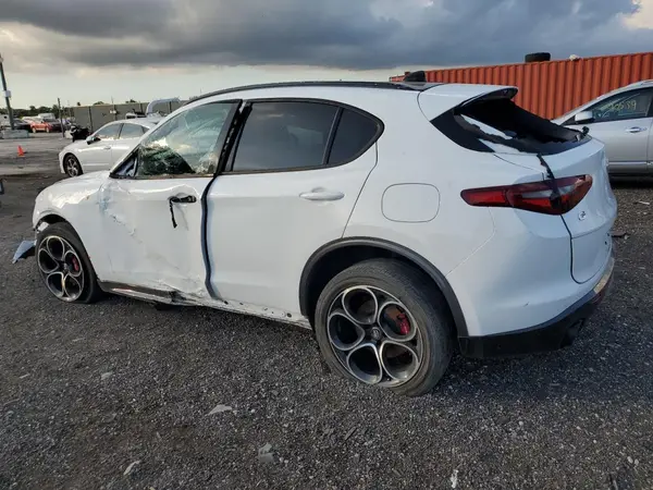 ZASPAKBN9N7D32847 2022 ALFA ROMEO STELVIO - Image 2