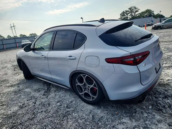 ZASPAKBN9N7D39863 2022 ALFA ROMEO STELVIO - Image 2