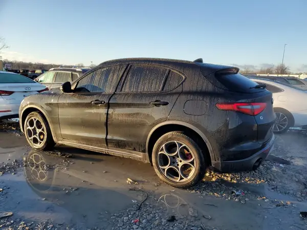 ZASPAKBN9N7D46067 2022 ALFA ROMEO STELVIO - Image 2