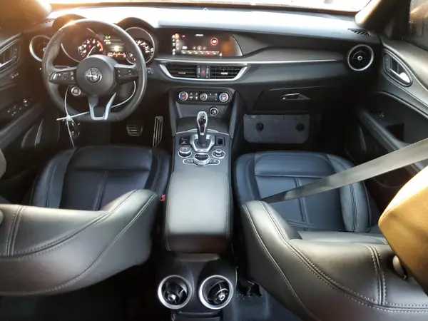 ZASPAKBN9N7D46067 2022 ALFA ROMEO STELVIO - Image 8