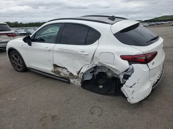 ZASPAKBN9N7D48174 2022 ALFA ROMEO STELVIO - Image 2