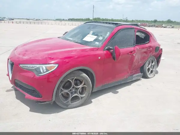 ZASPAKBN9N7D48398 2022 ALFA ROMEO STELVIO - Image 2