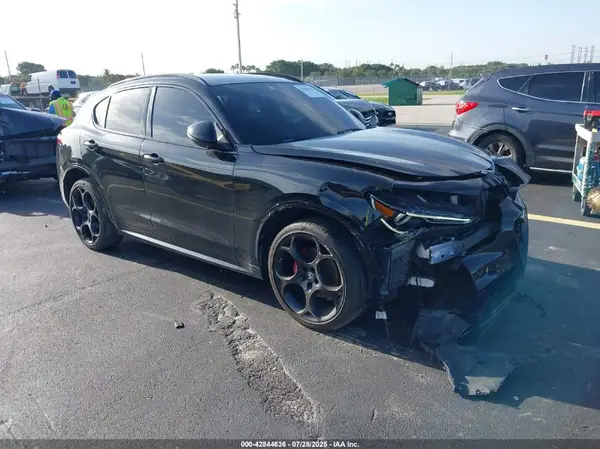 ZASPAKBN9N7D48501 2022 ALFA ROMEO STELVIO