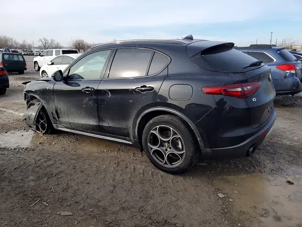 ZASPAKBN9P7D58125 2023 ALFA ROMEO STELVIO - Image 2