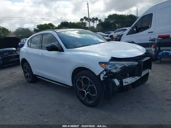 ZASPAKBN9R7D74084 2024 ALFA ROMEO STELVIO - Image 1