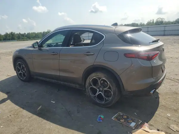 ZASPAKBNXK7C51027 2019 ALFA ROMEO STELVIO - Image 2