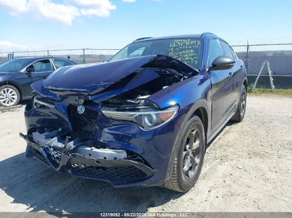 ZASPAKBNXK7C65591 2019 ALFA ROMEO STELVIO - Image 2