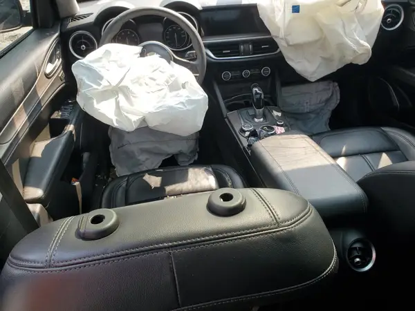 ZASPAKBNXK7C70144 2019 ALFA ROMEO STELVIO - Image 8